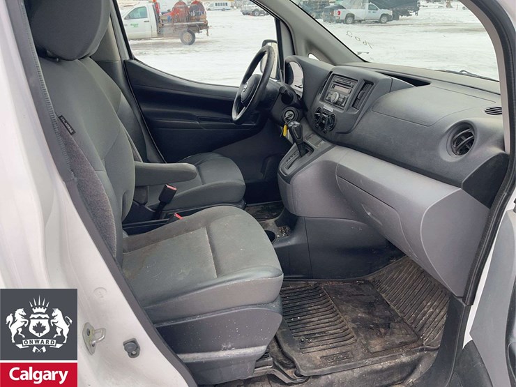 2015-nissan-nv200-image-16