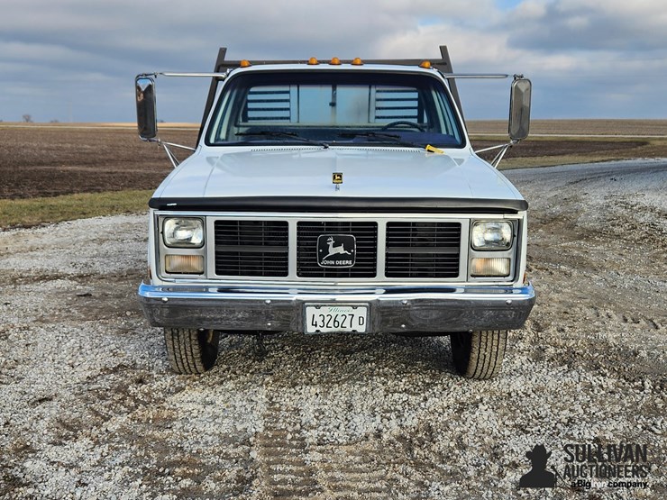 1986-gmc-c3500-2wd-flatbed-truck-image-2