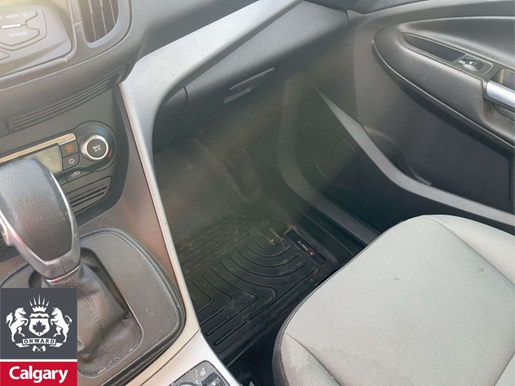 2016-ford-escape-se-image-17