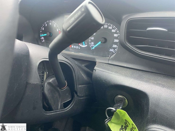 2020-ford-explorer-police-interceptor-image-18