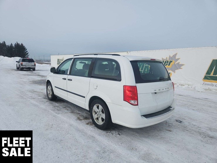 2015-dodge-grand-caravan-image-2