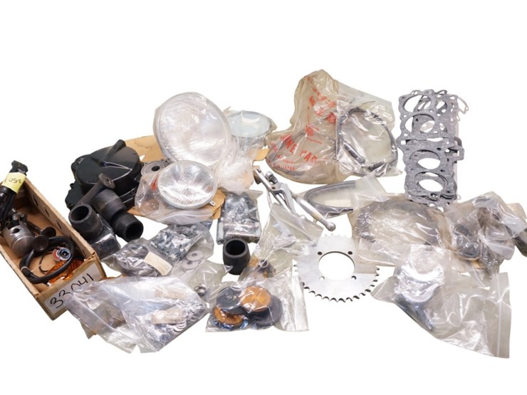 kawasaki-miscellaneous-parts-lot-image-1
