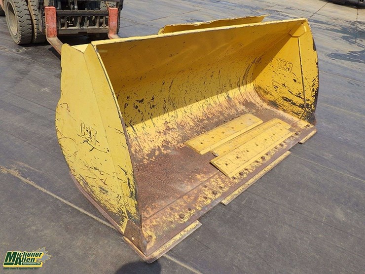 2014-caterpillar-910k-image-35