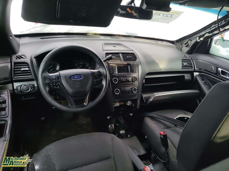 2018-ford-explorer-image-14