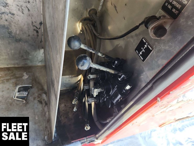 2009-ford-f550-image-37