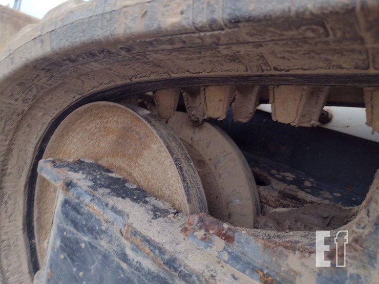 2017-bobcat-t595-image-27