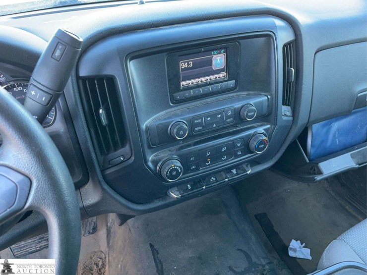 2015-chevrolet-silverado-2500hd-image-22