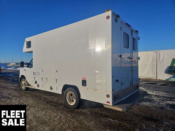 2012-ford-e-series-s/a-service-cube-van-image-3