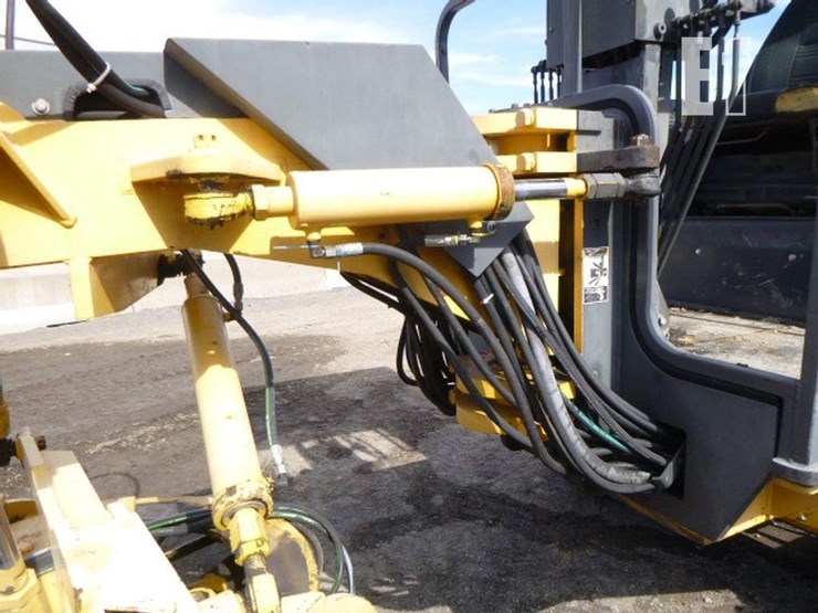 2004-volvo-g86-image-28