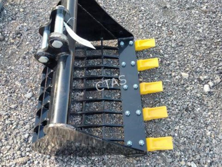 #55-•-mini-excavator-sand-bucket-w/-teeth-image-1