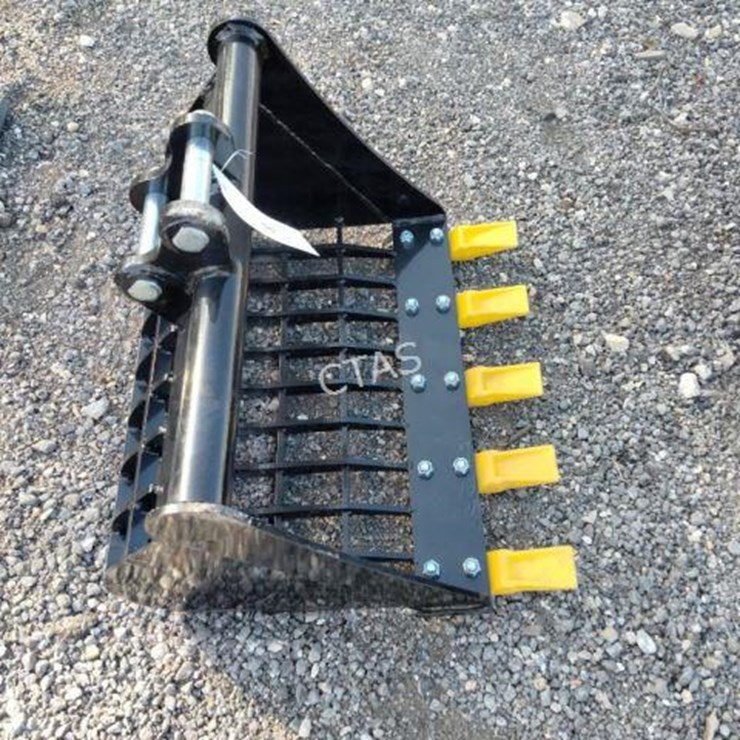 #55 • Mini Excavator Sand Bucket w/ Teeth