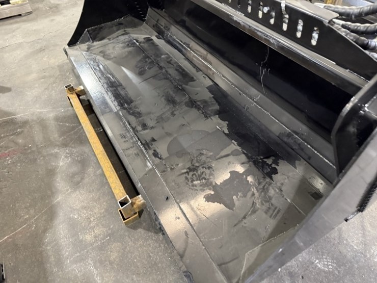 2025-giyi-72"-4-in-1-bucket-image-6