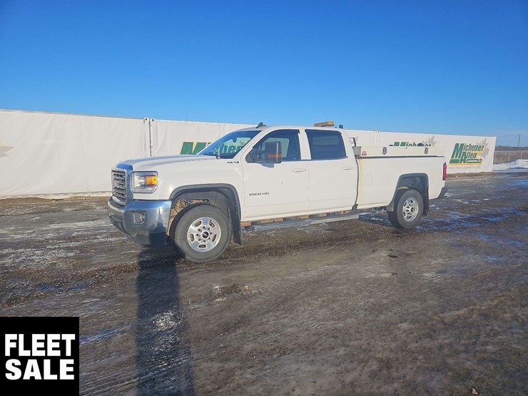 2017-gmc-sierra-2500hd-sle-image-1
