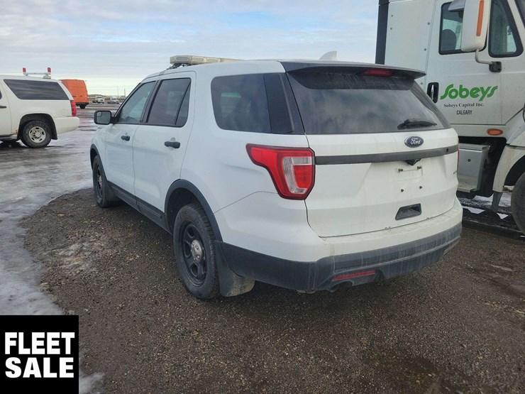 2016-ford-explorer-image-3