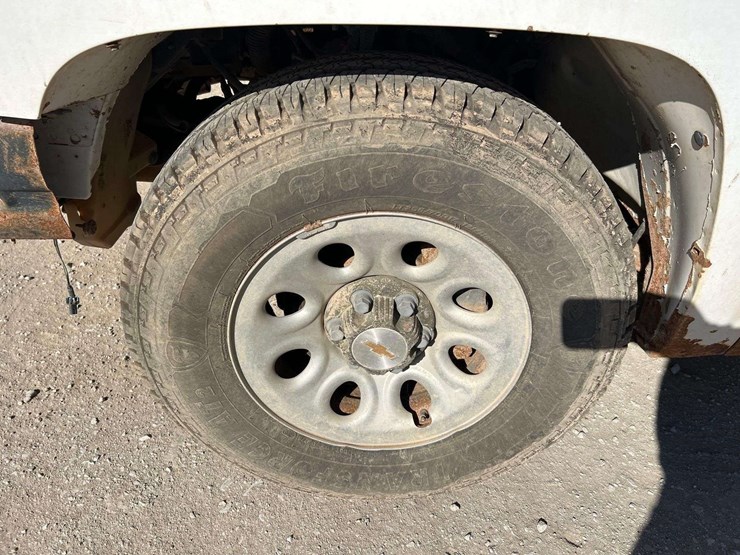 2013-chevrolet-silverado-1500-image-24