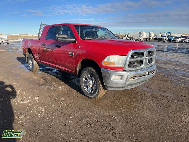 2011-dodge-3500-image-2