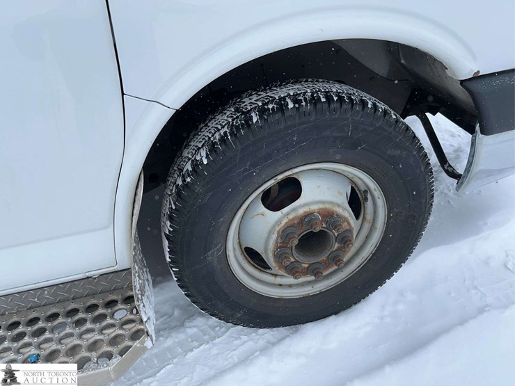 2016-chevrolet-express-g3500-image-10