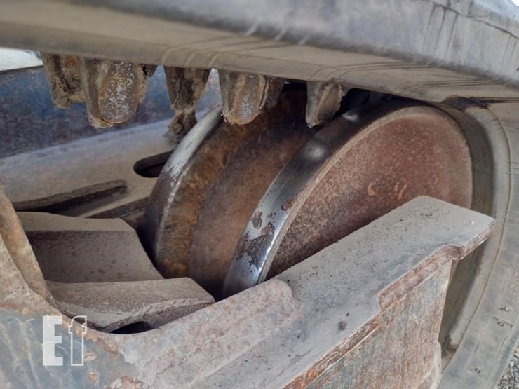 2020-bobcat-t590-image-32