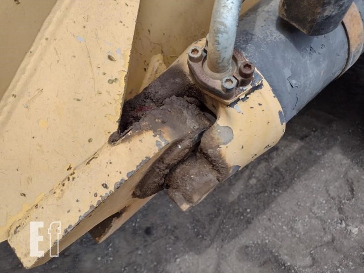 2003-volvo-a40d-image-29