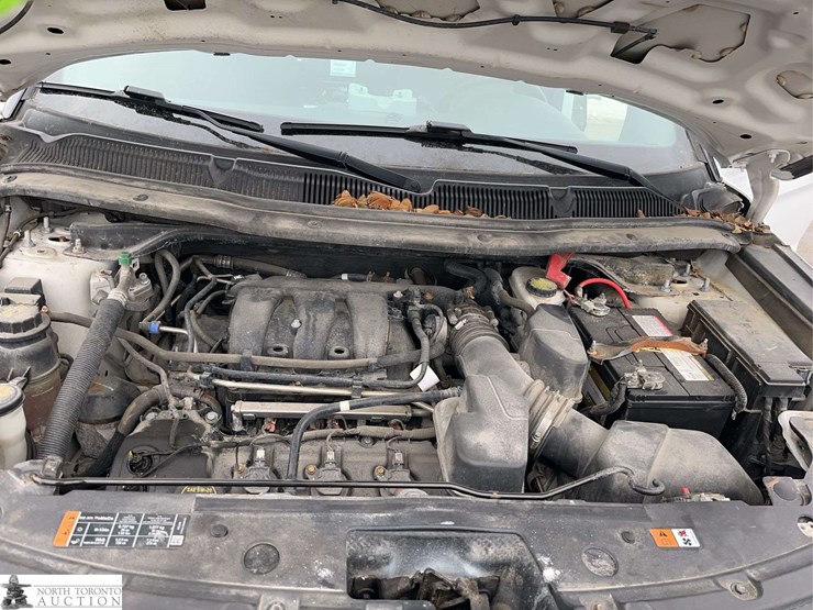 2019-ford-explorer-image-15