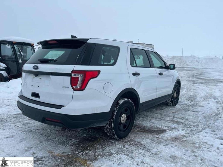 2018-ford-explorer-image-6