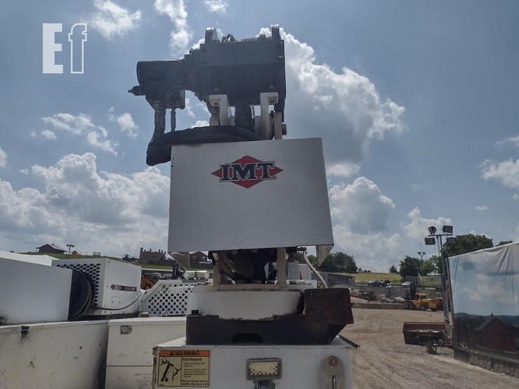 18-ford-f550-image-32