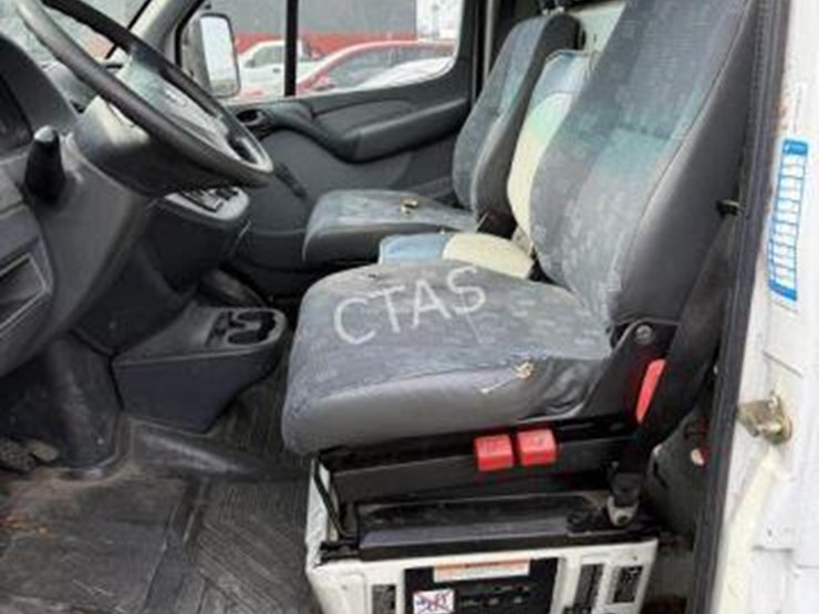 2005-dodge-3500-image-18