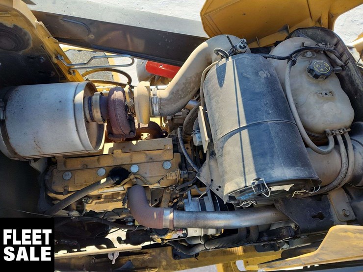 2019-deere-410l-image-22