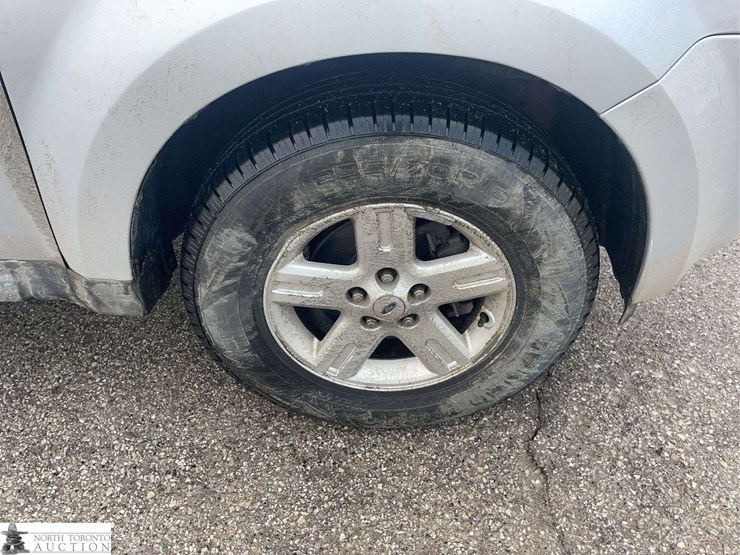 2010-ford-escape-hybrid-image-23