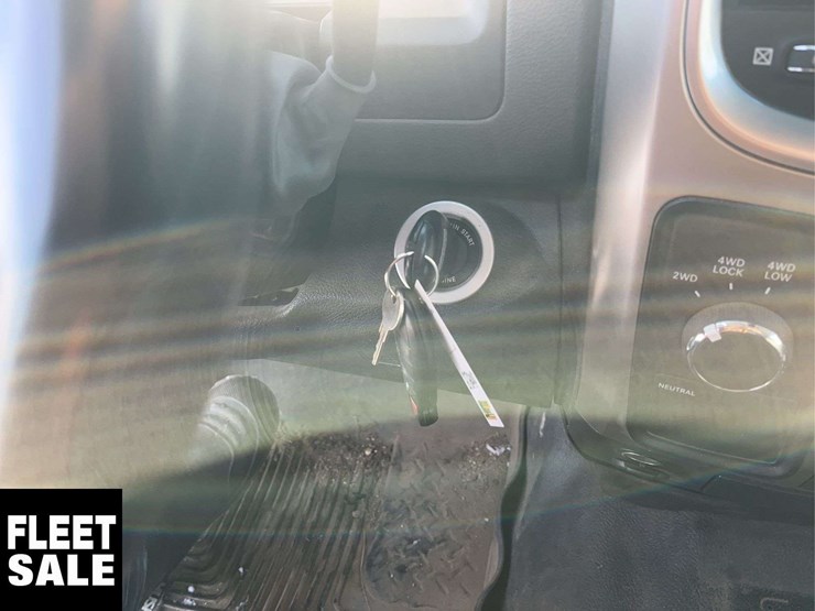 2015-dodge-3500-image-21