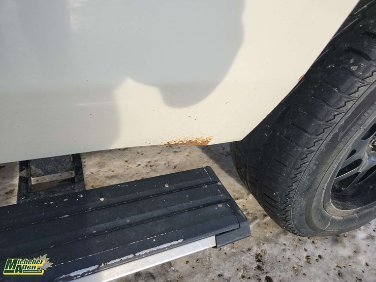 2015-cadillac-escalade-image-41