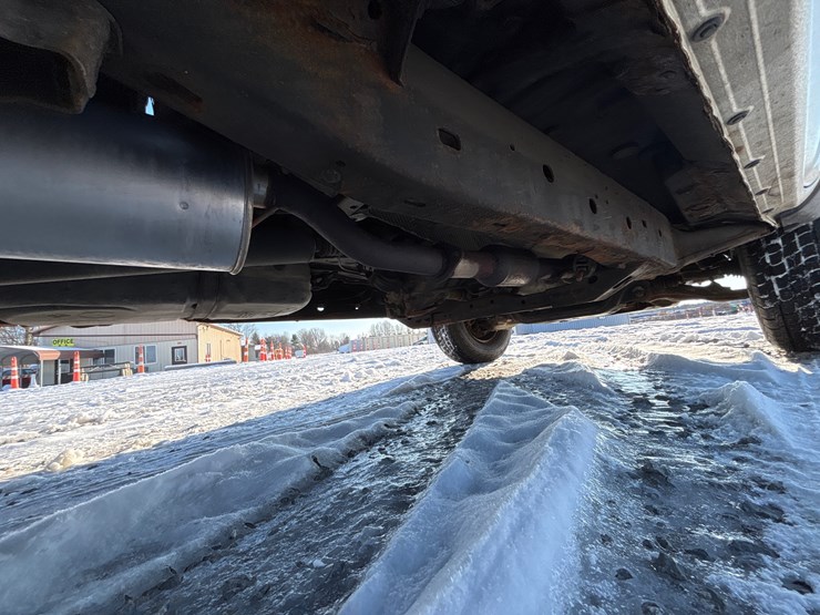 2014-toyota-tacoma-image-15