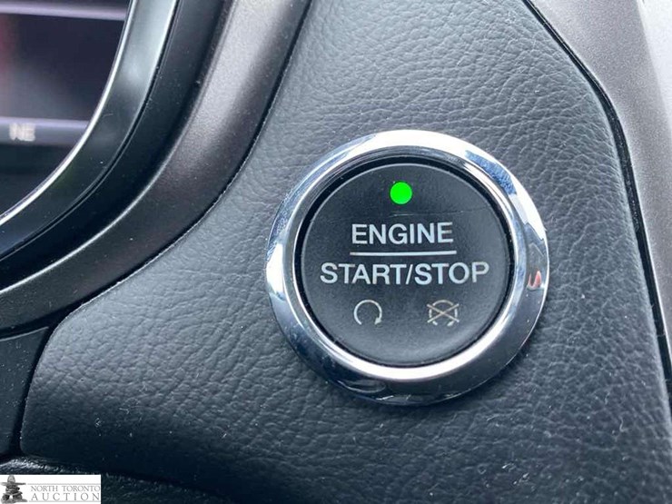 2017-ford-fusion-se-image-22