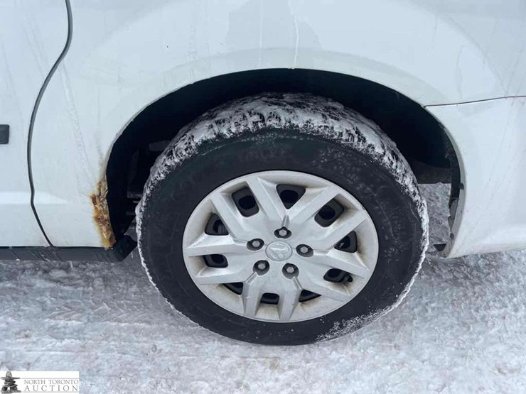 2015-ram-tradesman-image-21