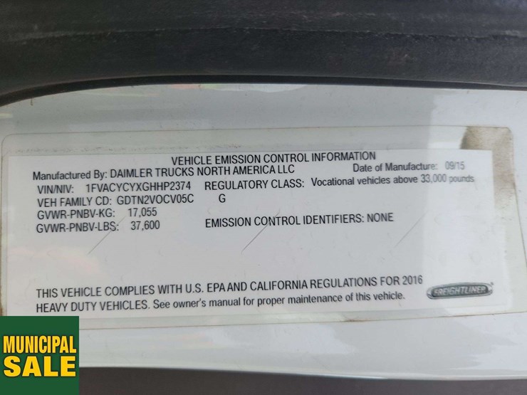 2016-freightliner-m2-106-image-39