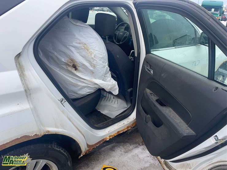 2015-chevrolet-equinox-image-23