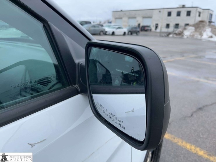 2019-ford-explorer-image-33