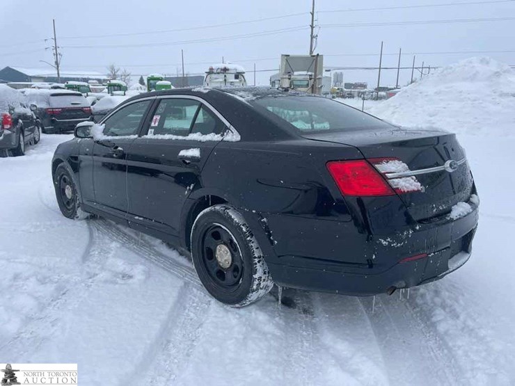 2017-ford-taurus-police-inte-image-6