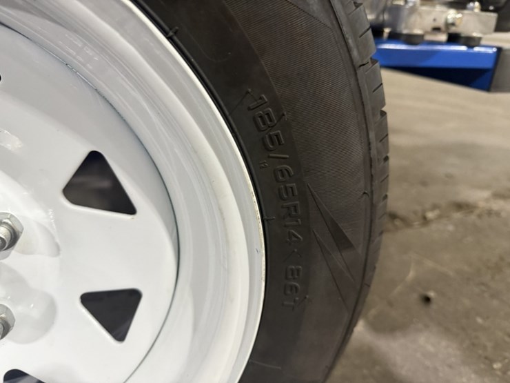 2025-wemax-ls37pro-37-ton-log-splitter-image-16