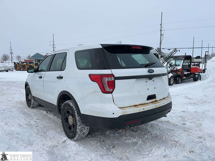 2016-ford-explorer-police-interceptor-image-3