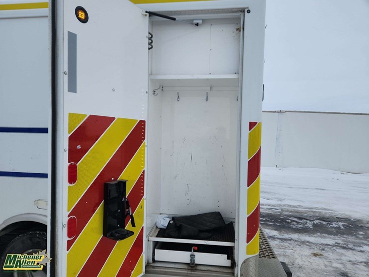 2016-chevrolet-express-s/a-ambulance-image-45