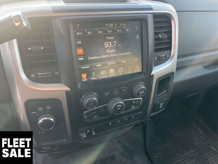 2015-dodge-3500-image-22