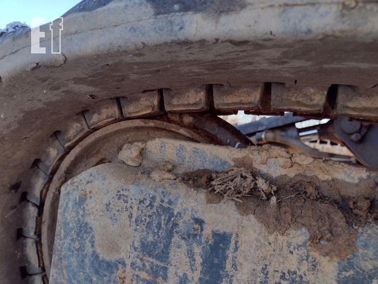 2013-deere-35d-image-32