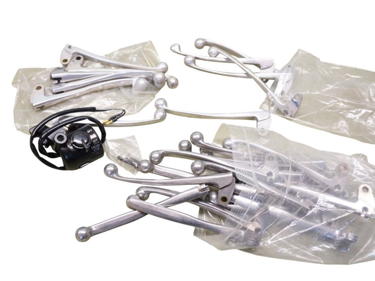 kawasaki-miscellaneous-parts-lot-image-1