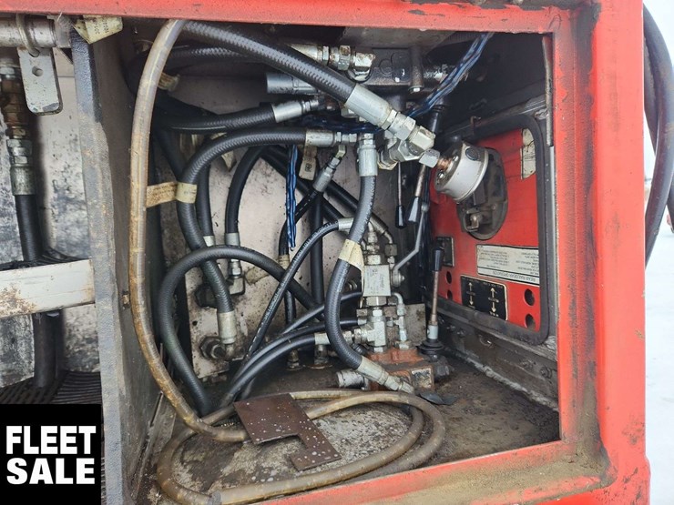 2011-ford-f550-image-41