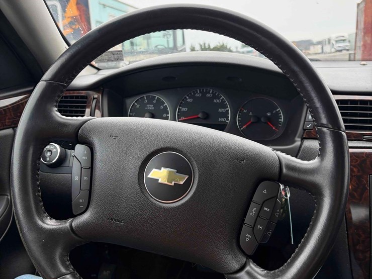 2013-chevrolet-impala-ltz-image-14