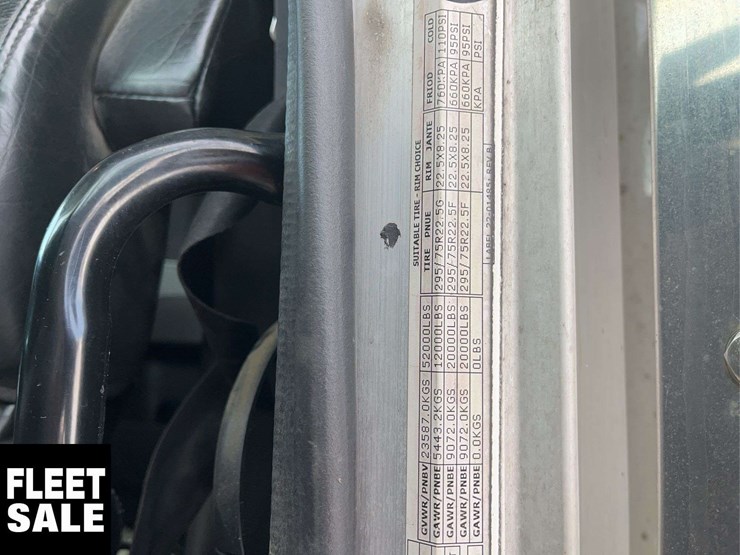 2016-peterbilt-367-image-22