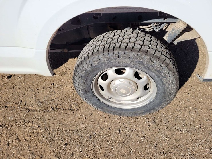 2018-ford-f150-xl-image-16