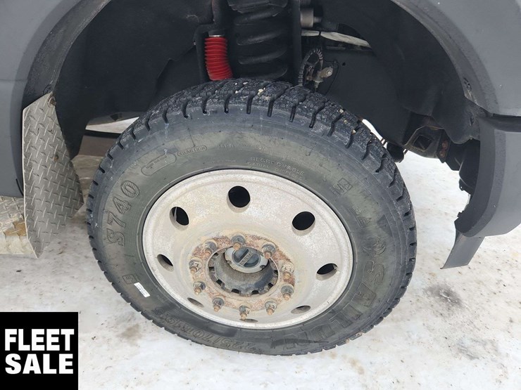 2017-ford-f550-image-13