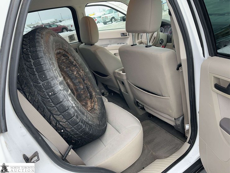 2012-ford-escape-xlt-image-29